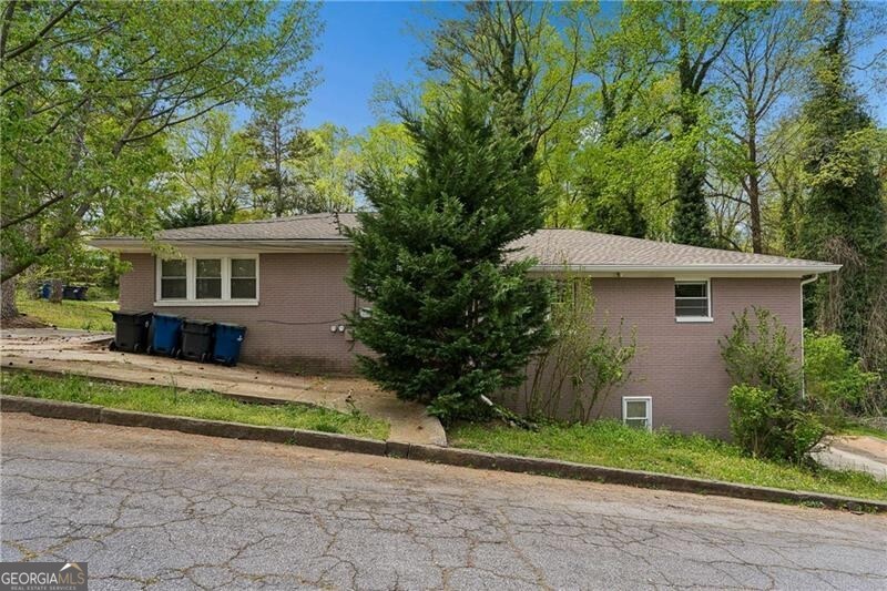 1121 Glendale Drive Atlanta GA 30344