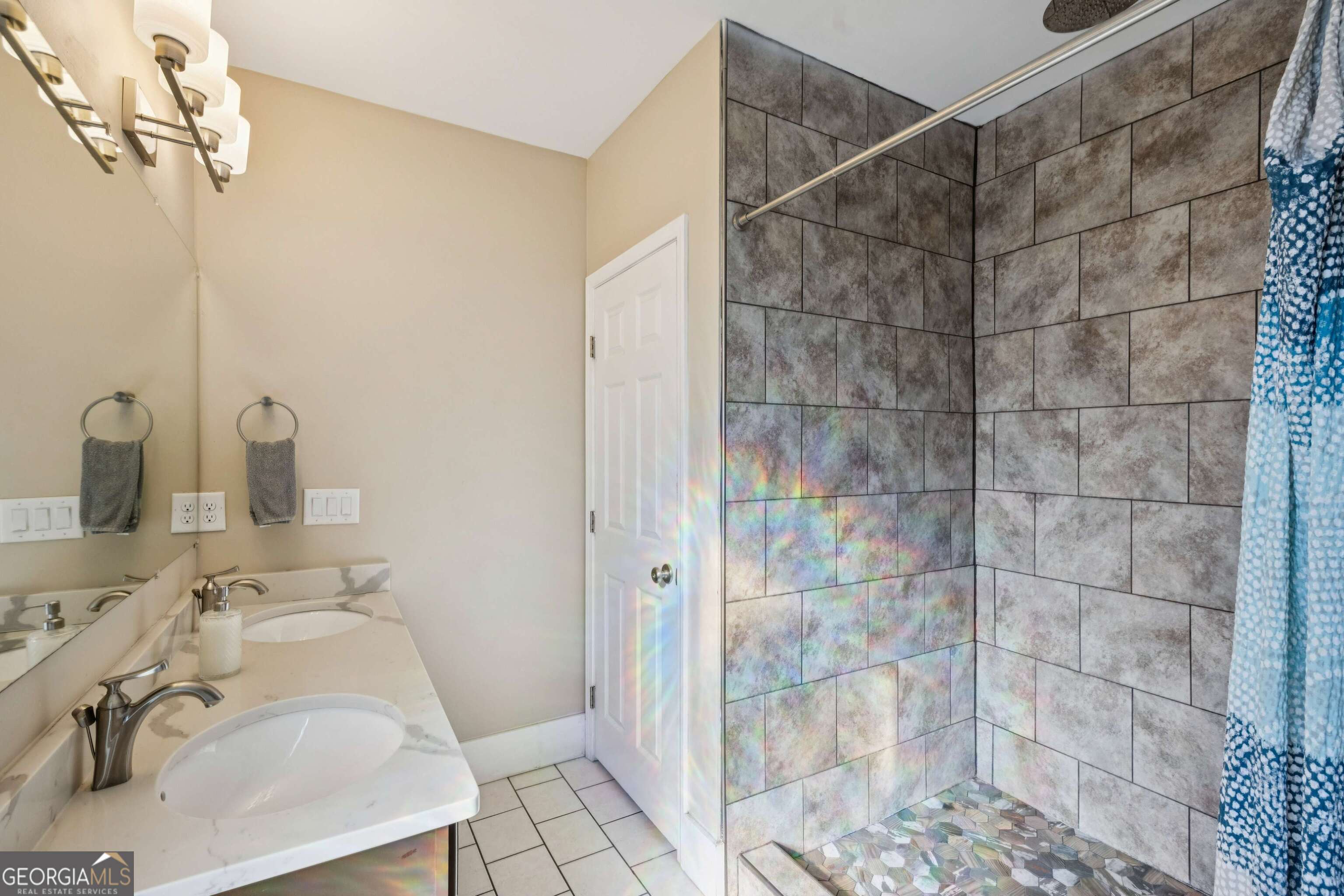 528 Holderness Street SW Atlanta GA 30310