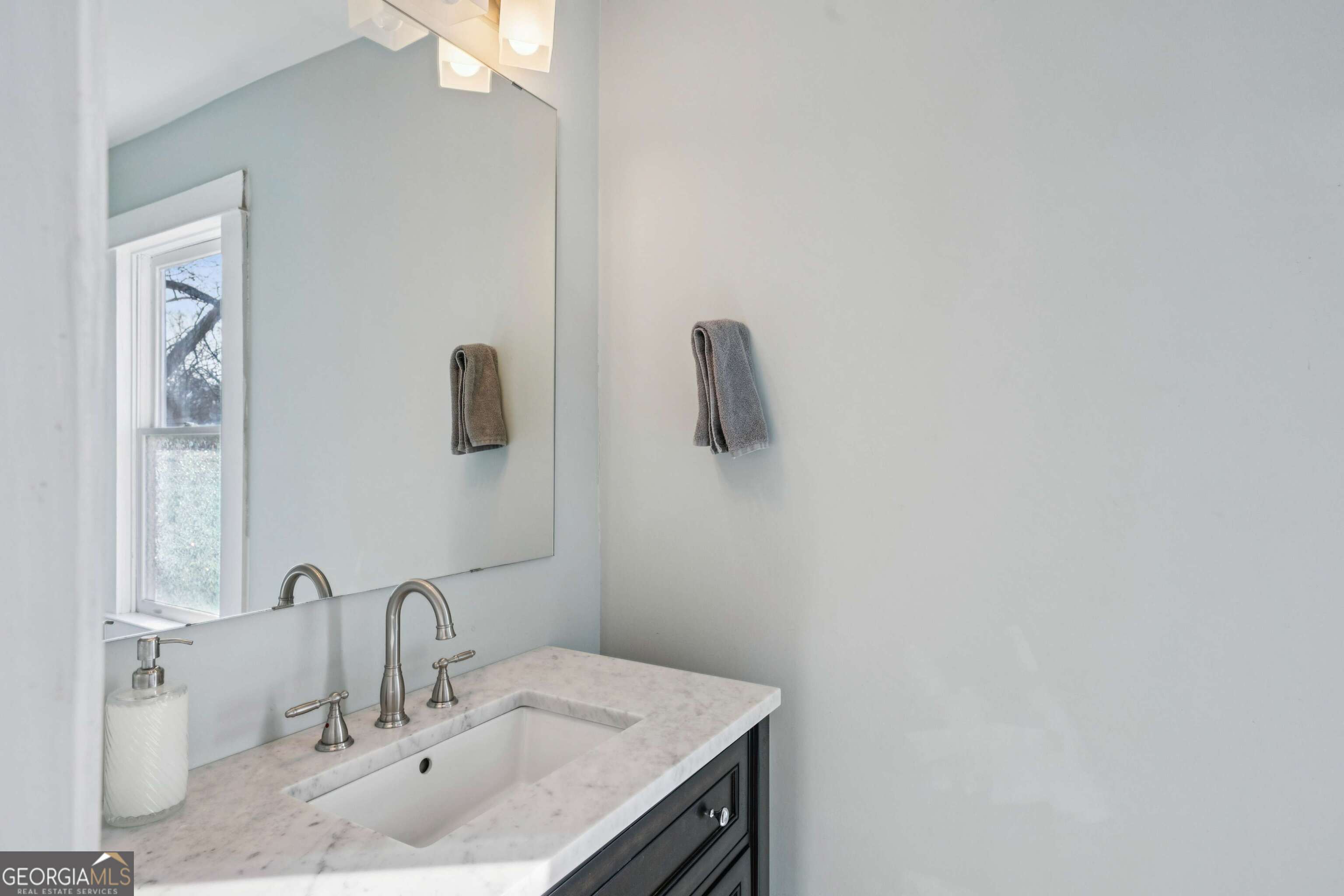 528 Holderness Street SW Atlanta GA 30310