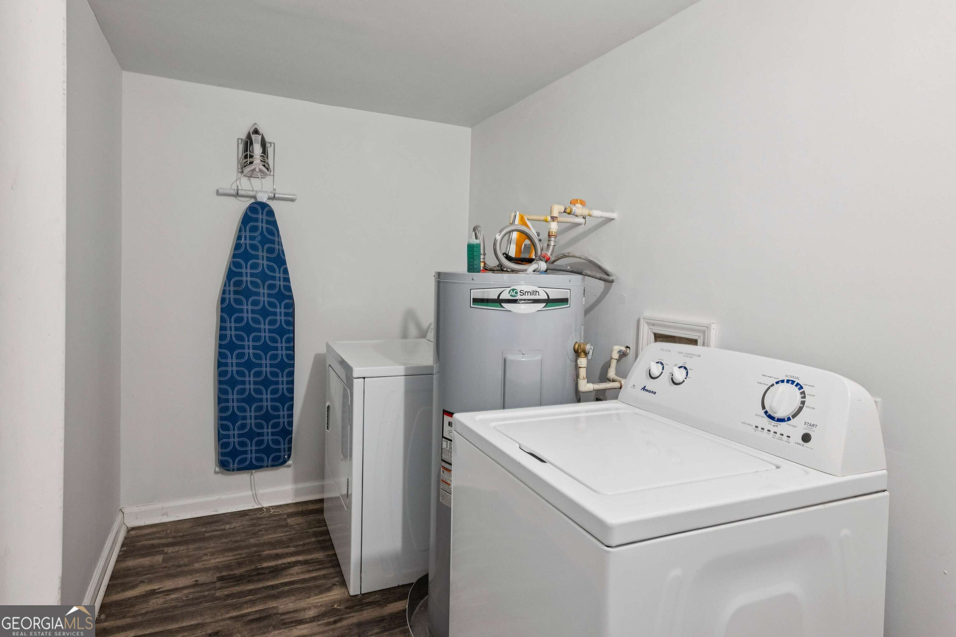 528 Holderness Street SW Atlanta GA 30310