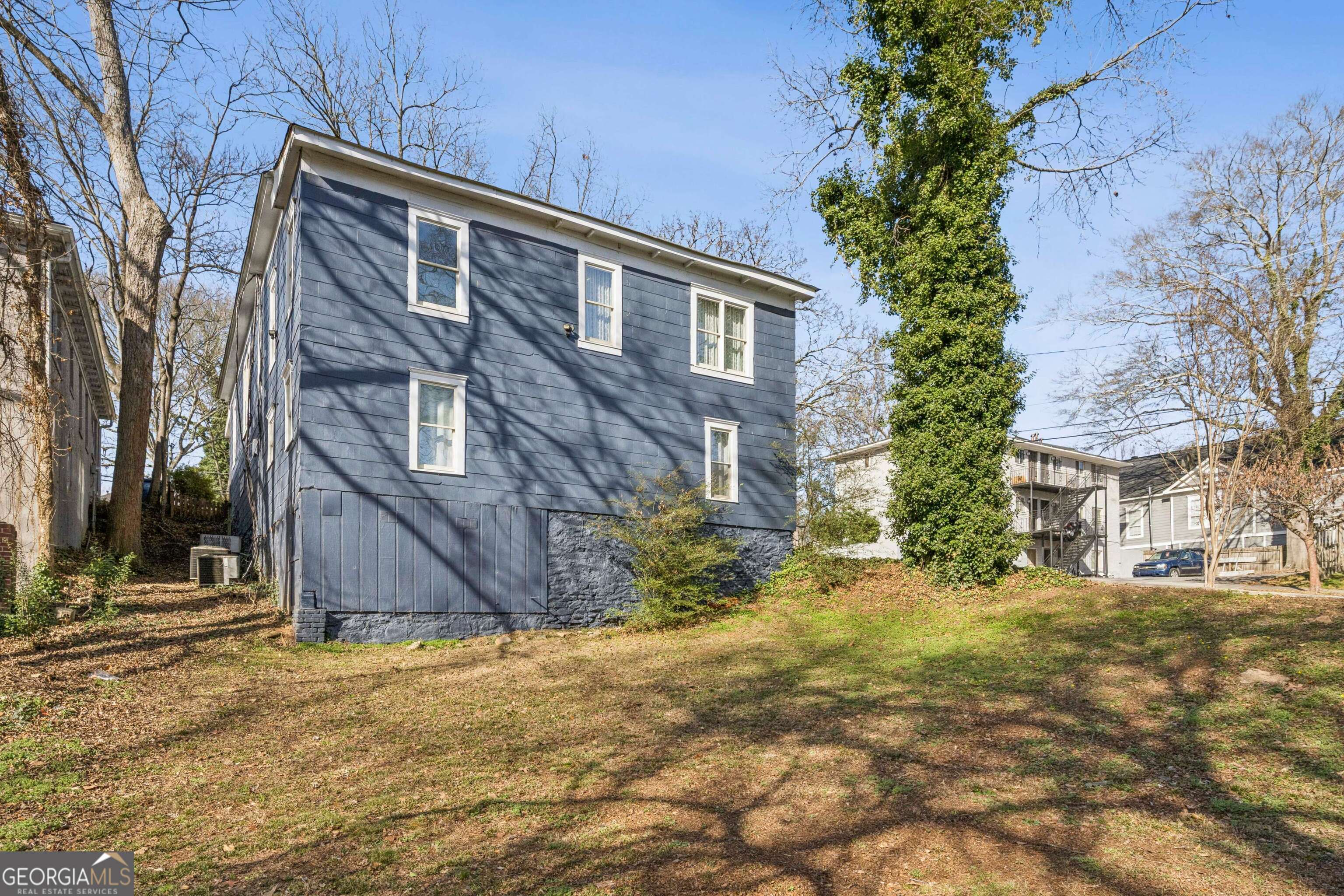 528 Holderness Street SW Atlanta GA 30310