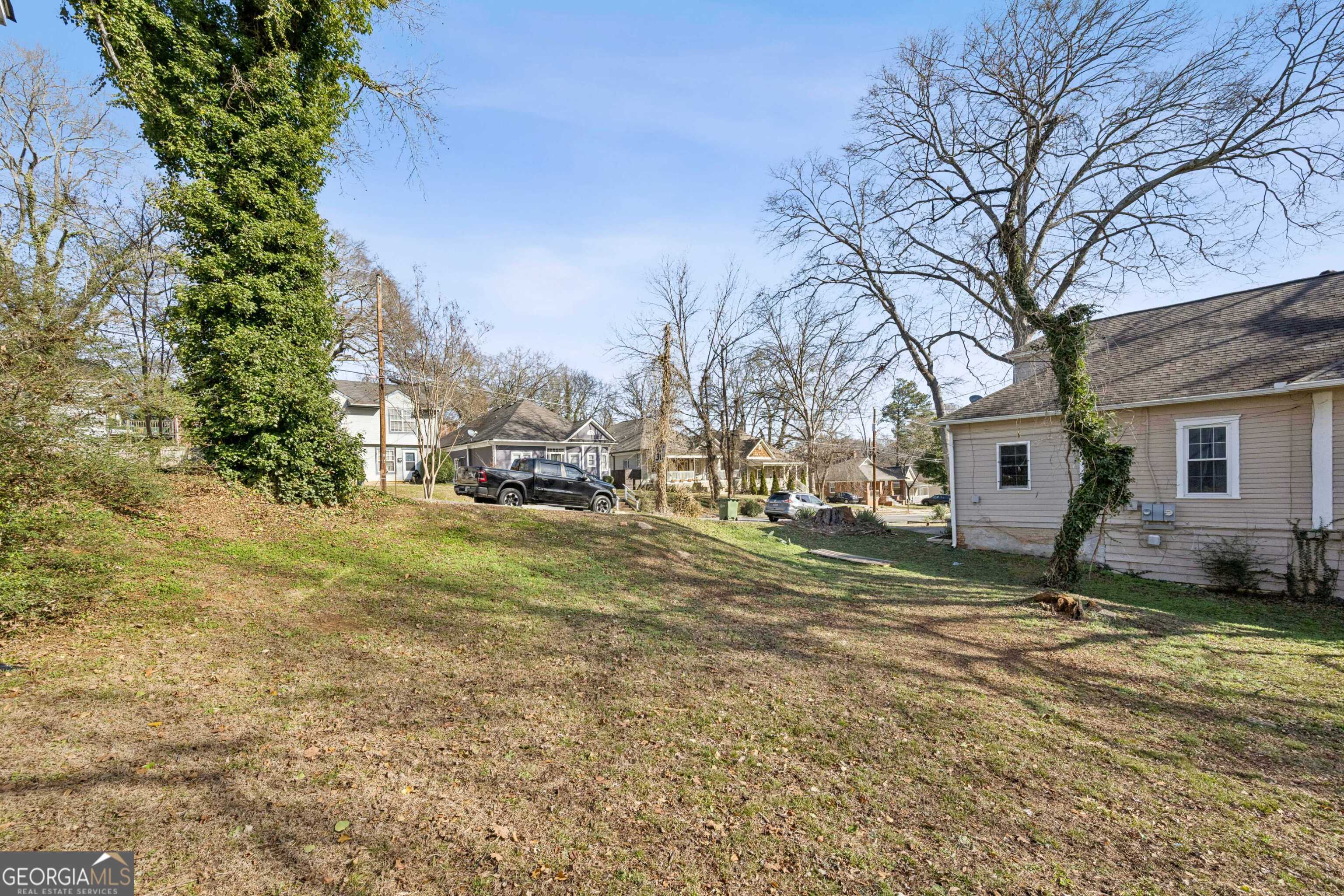 528 Holderness Street SW Atlanta GA 30310