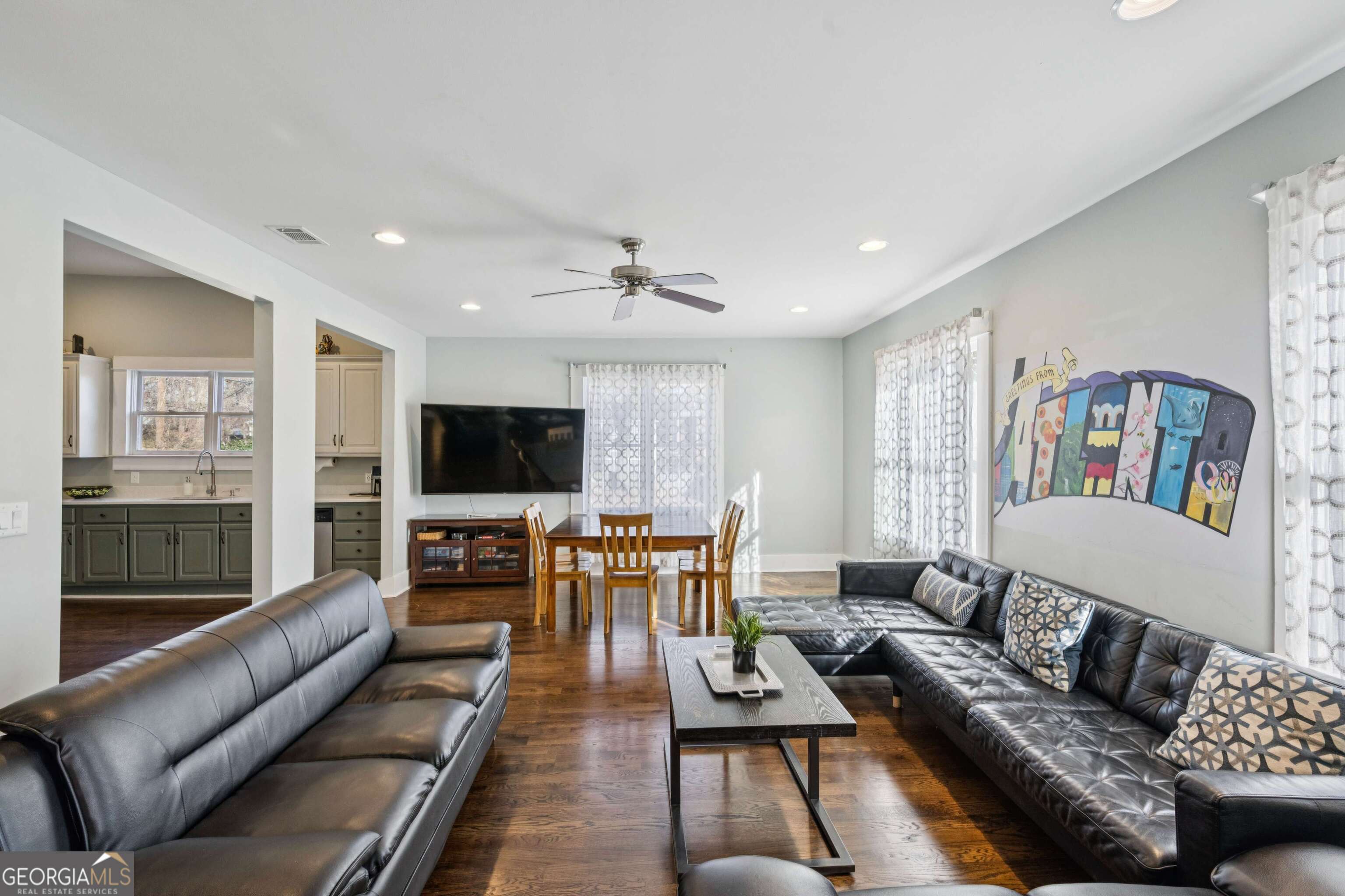 528 Holderness Street SW Atlanta GA 30310