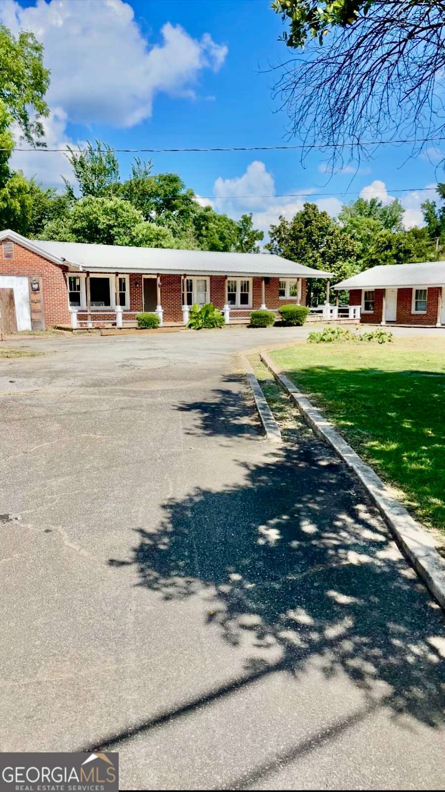 103 E Main Street Irwinton GA 31042