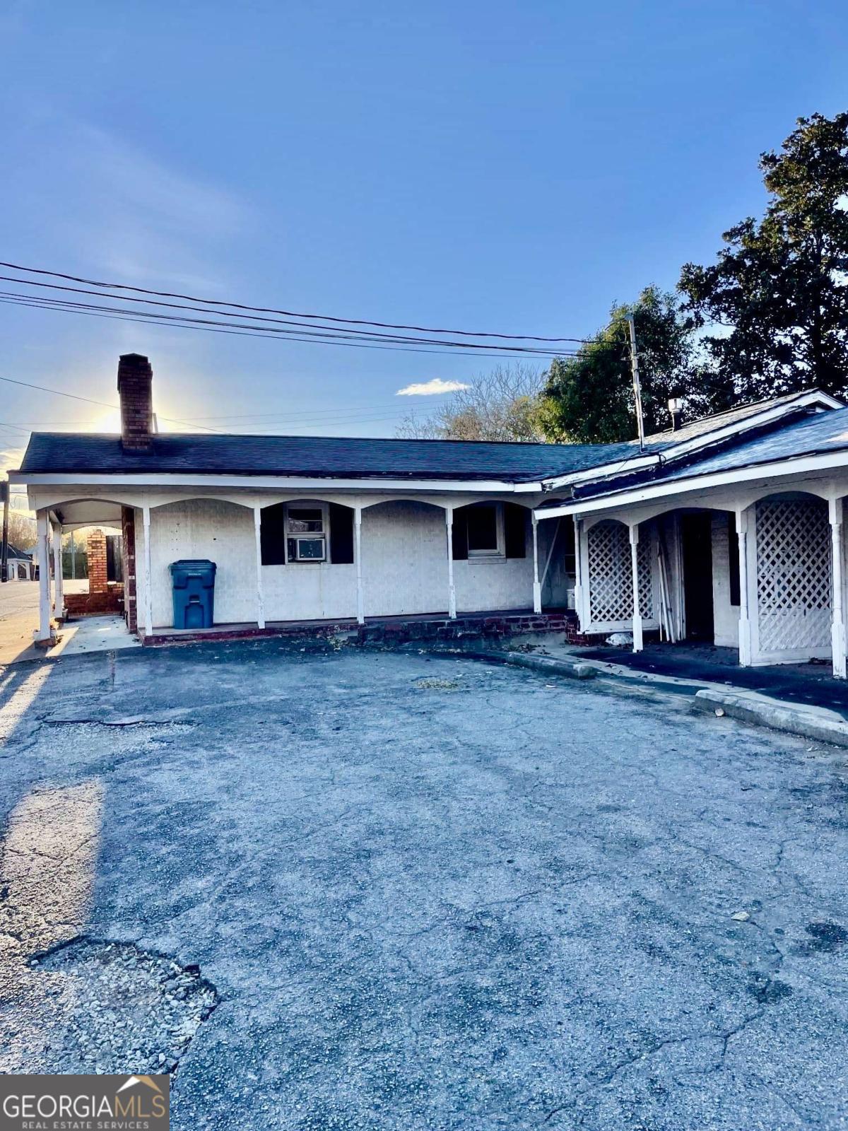 103 E Main Street Irwinton GA 31042