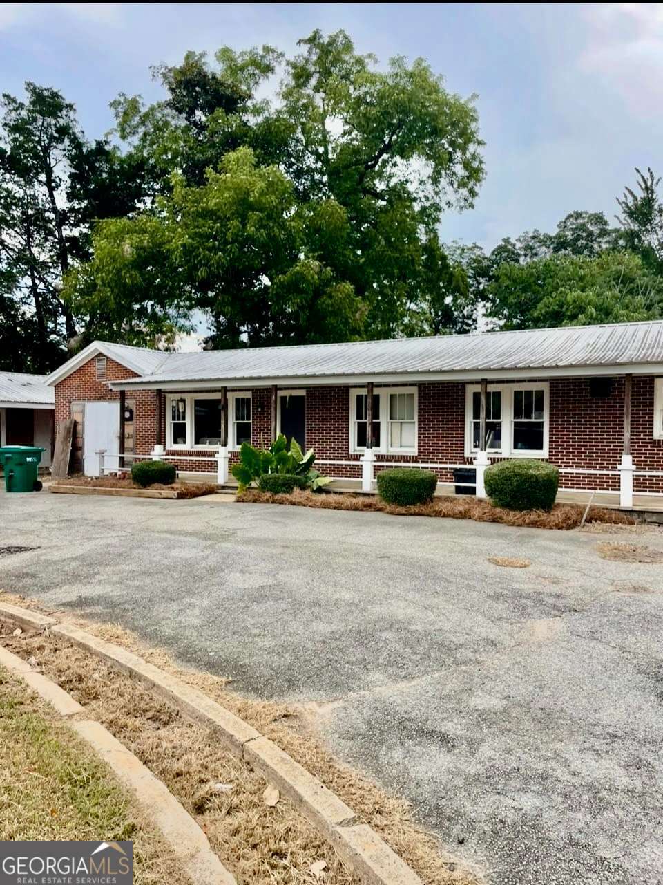 103 E Main Street Irwinton GA 31042