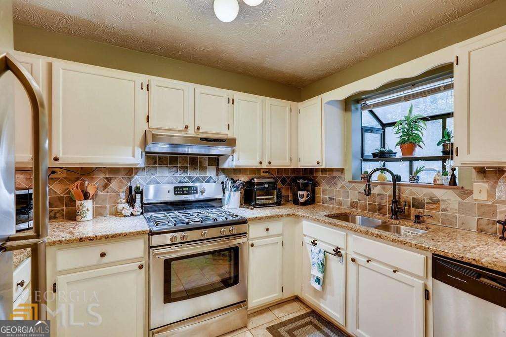 2515 Skyland Trail NE Brookhaven GA 30319