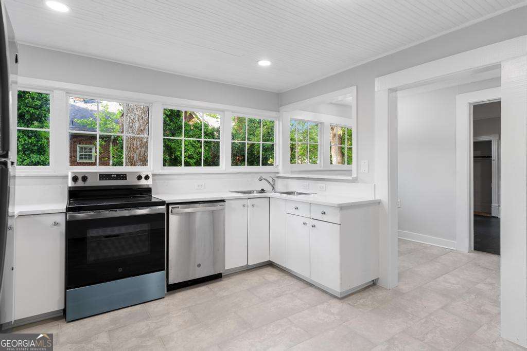 302 Murray Hill Avenue NE Atlanta GA 30317