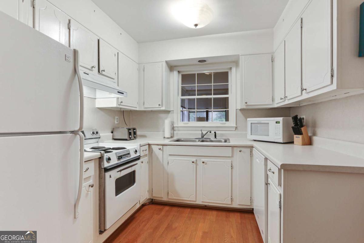 158 Maribeau Square NW Atlanta GA 30327