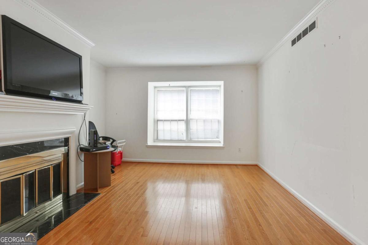 158 Maribeau Square NW Atlanta GA 30327