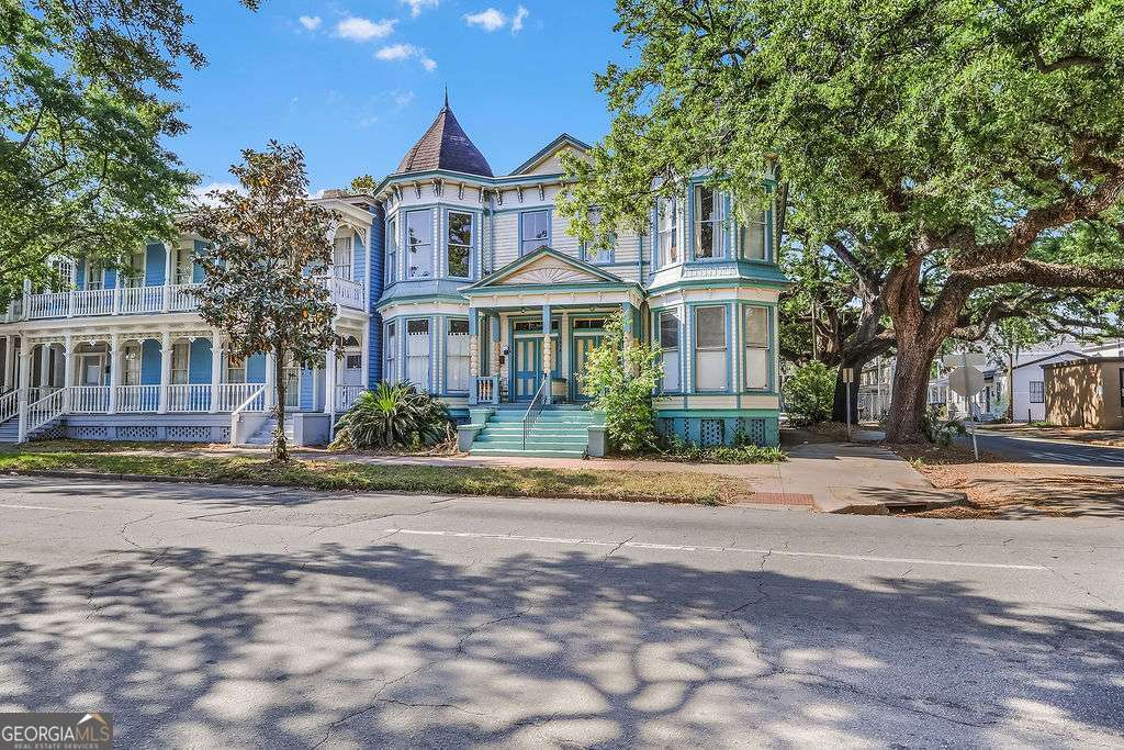 301-303 E Henry Street Savannah GA 31401