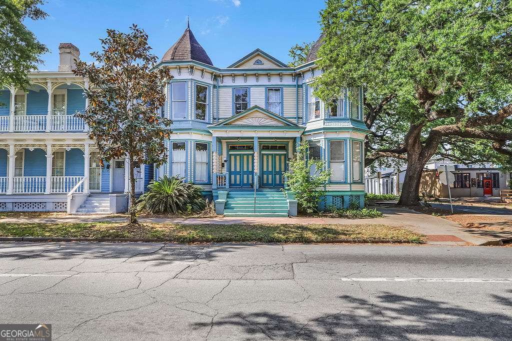 301-303 E Henry Street Savannah GA 31401