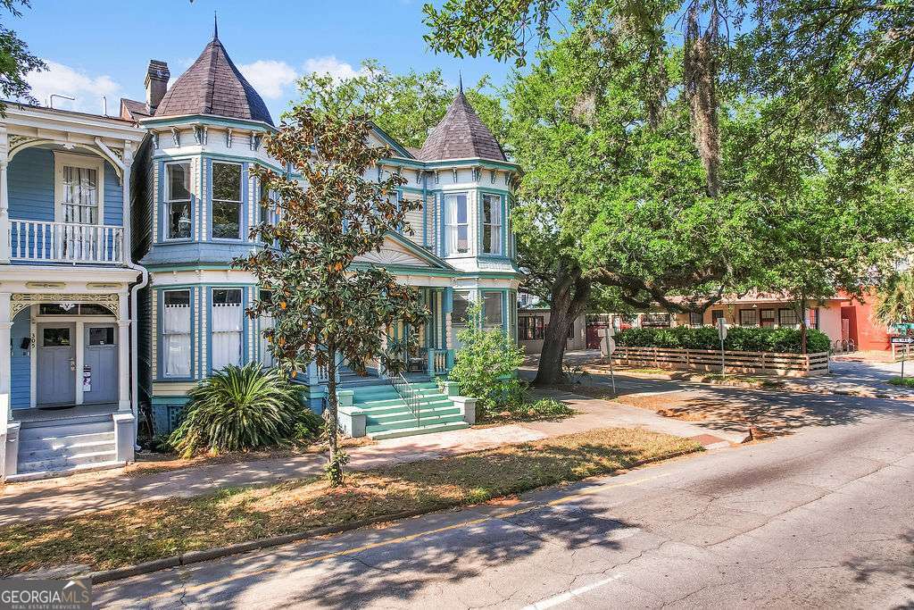 301-303 E Henry Street Savannah GA 31401