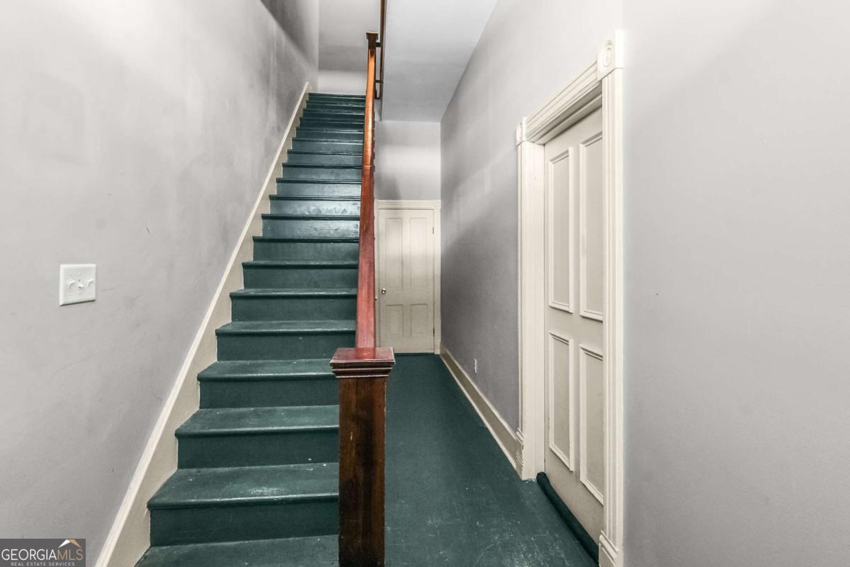 301-303 E Henry Street Savannah GA 31401