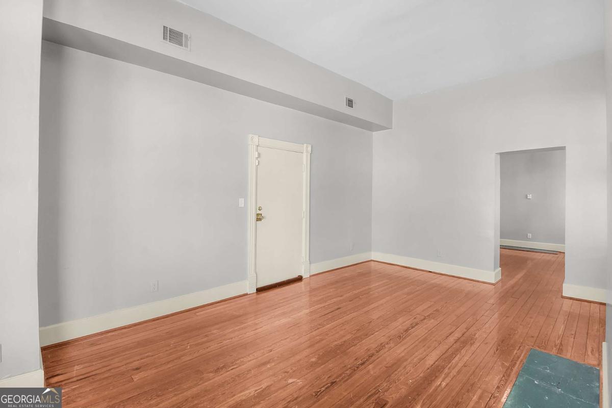 301-303 E Henry Street Savannah GA 31401