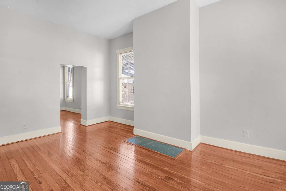 301-303 E Henry Street Savannah GA 31401