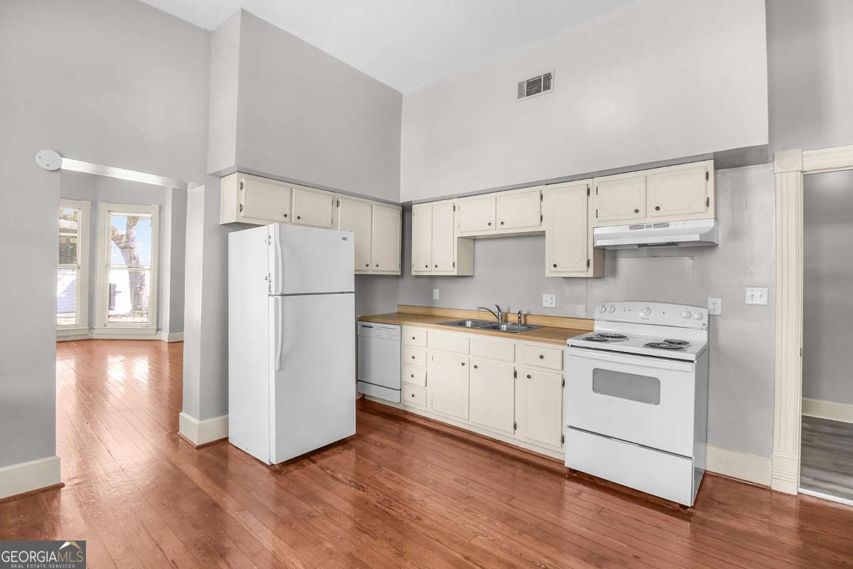 301-303 E Henry Street Savannah GA 31401