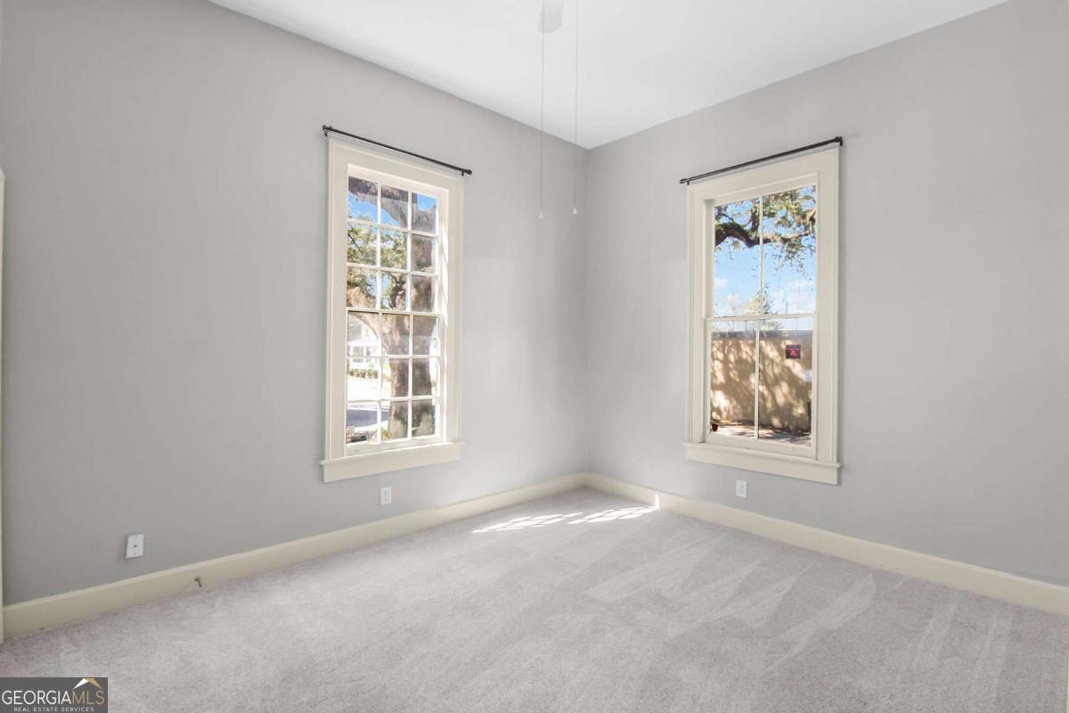 301-303 E Henry Street Savannah GA 31401