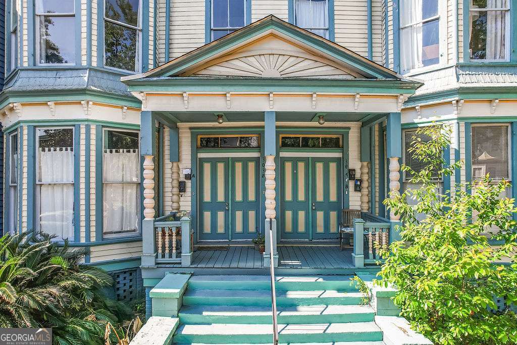 301-303 E Henry Street Savannah GA 31401