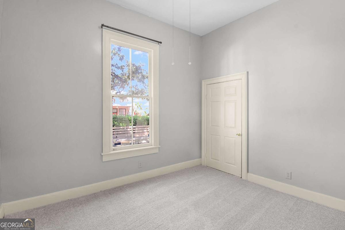 301-303 E Henry Street Savannah GA 31401