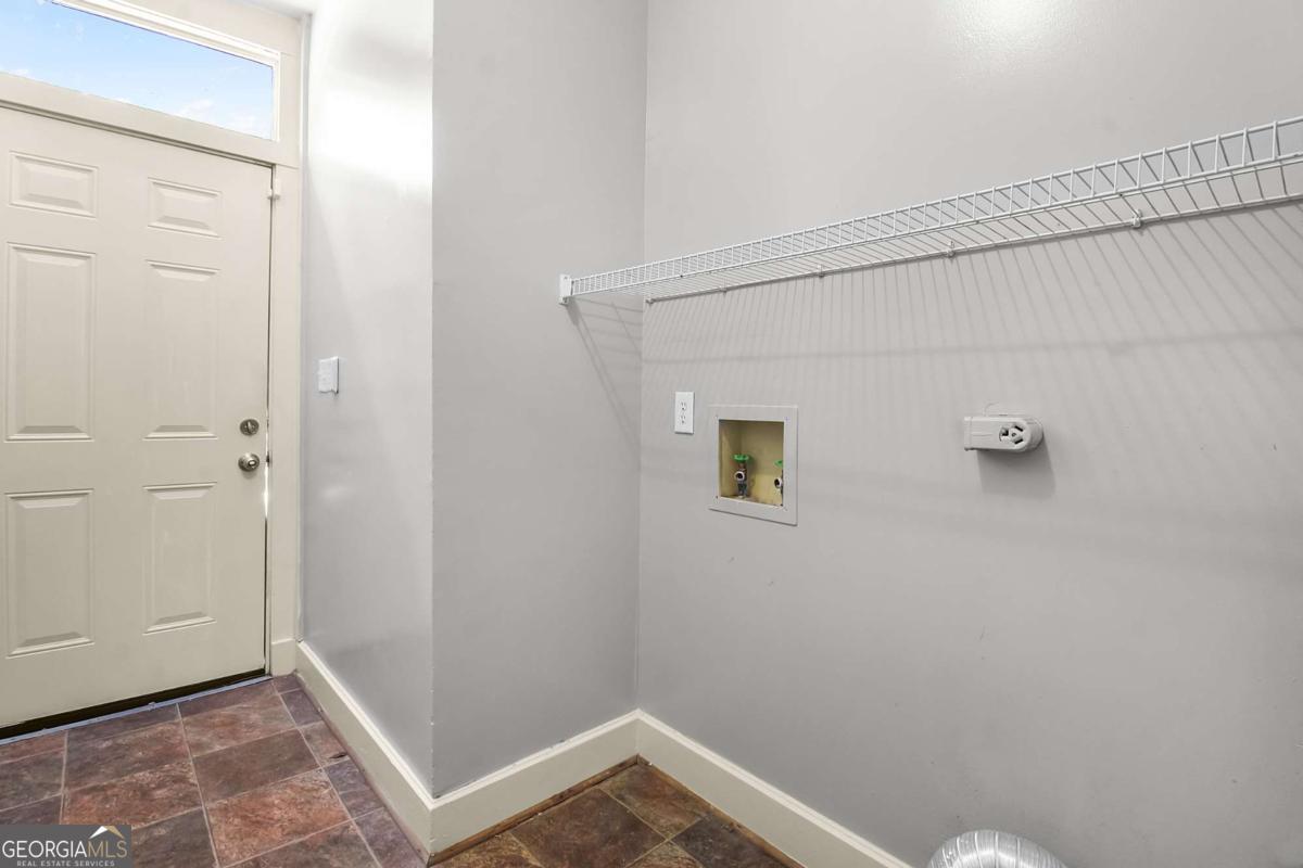 301-303 E Henry Street Savannah GA 31401