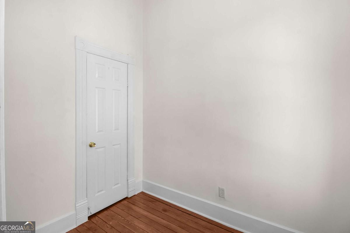 301-303 E Henry Street Savannah GA 31401