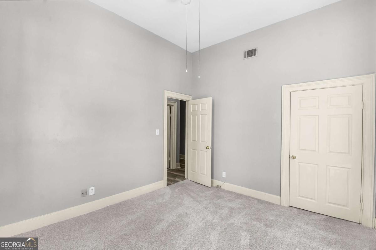 301-303 E Henry Street Savannah GA 31401