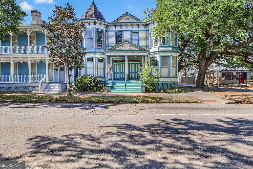 301-303 E Henry Street Savannah GA 31401