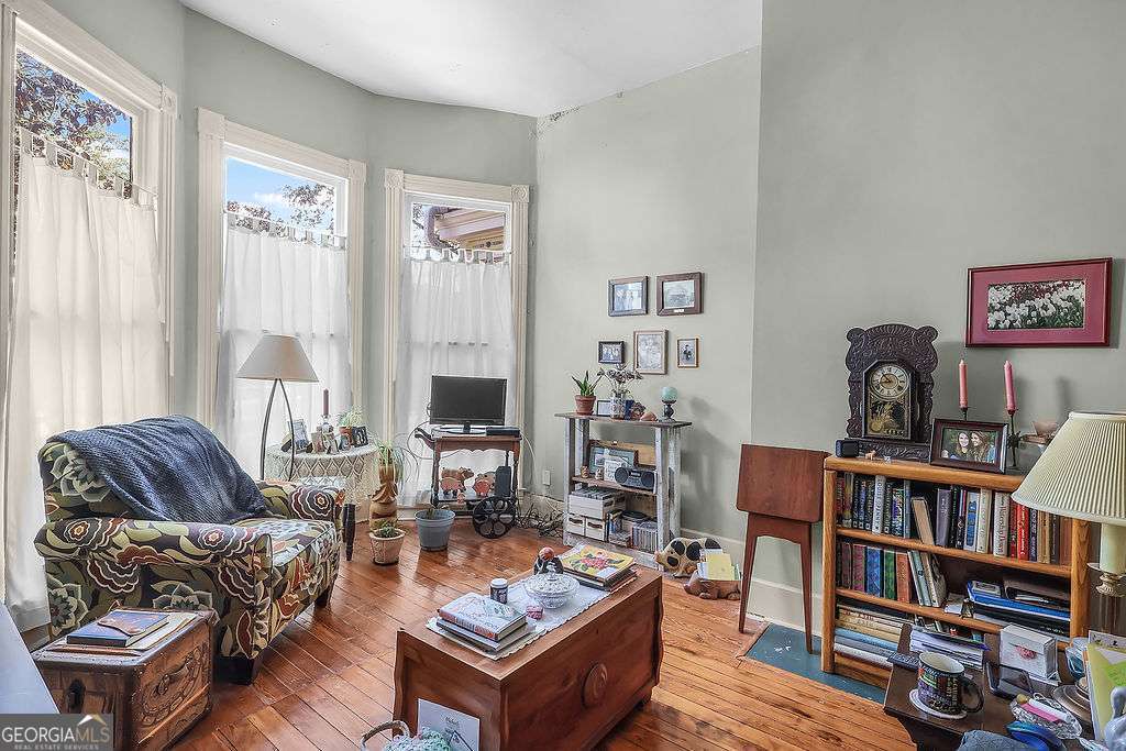 301-303 E Henry Street Savannah GA 31401