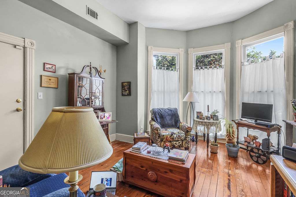 301-303 E Henry Street Savannah GA 31401