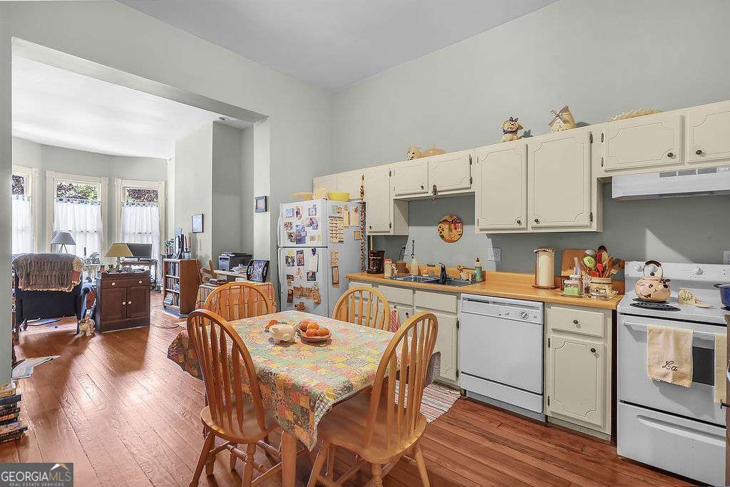 301-303 E Henry Street Savannah GA 31401