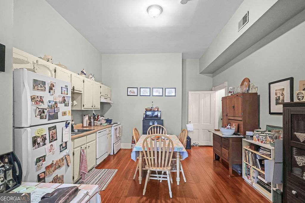 301-303 E Henry Street Savannah GA 31401