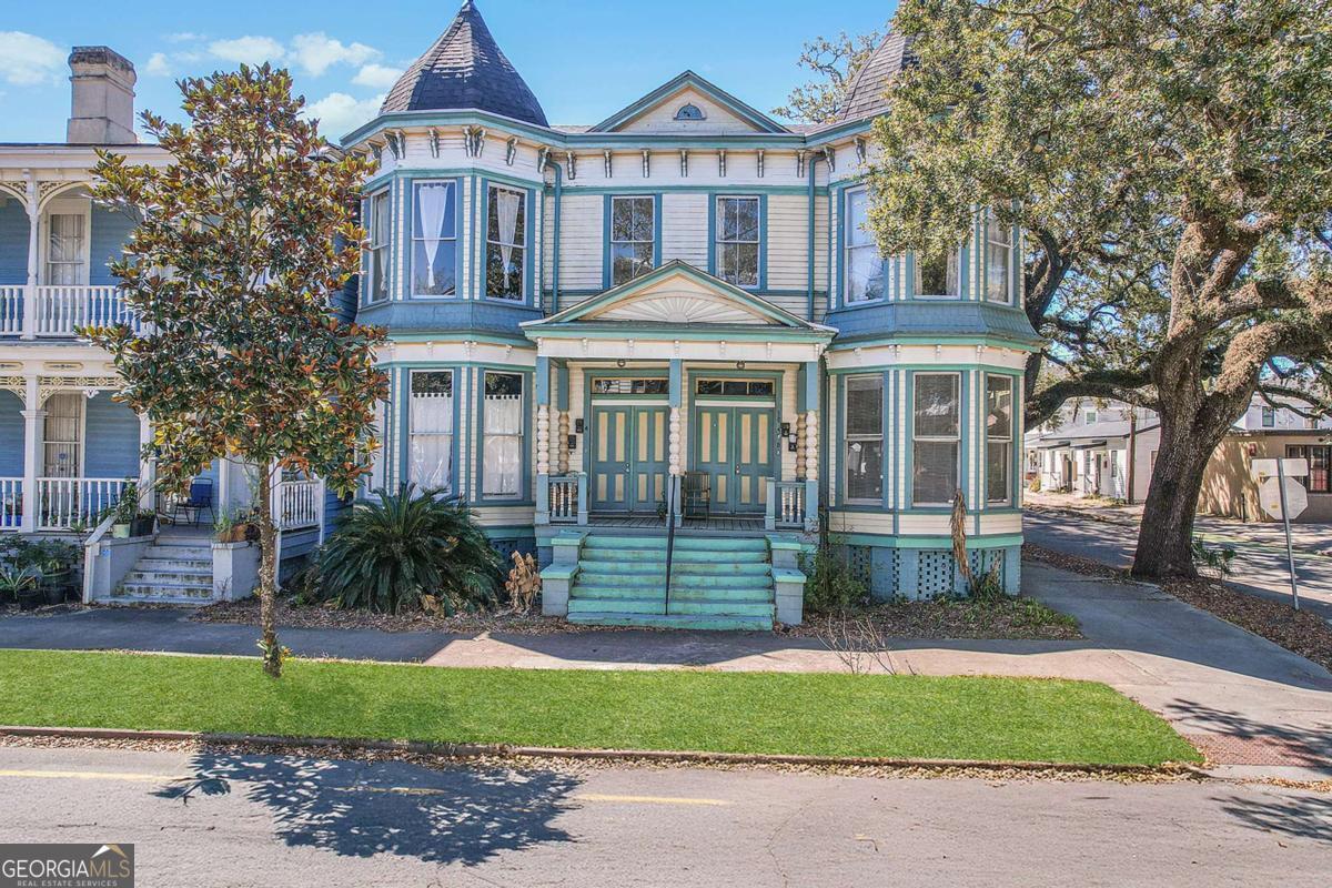 301-303 E Henry Street Savannah GA 31401