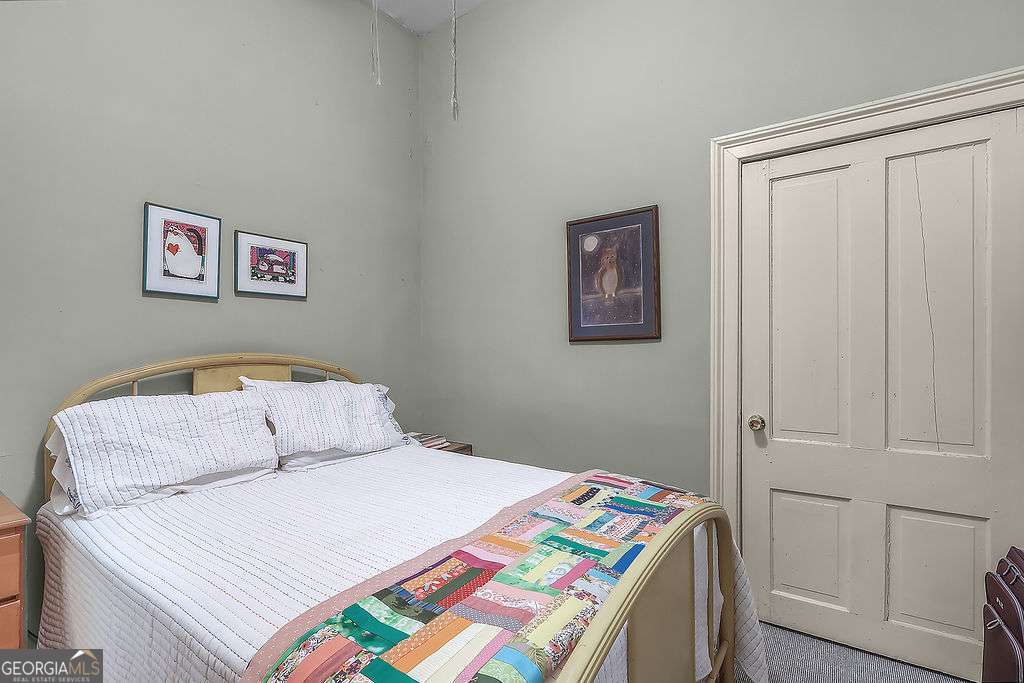 301-303 E Henry Street Savannah GA 31401