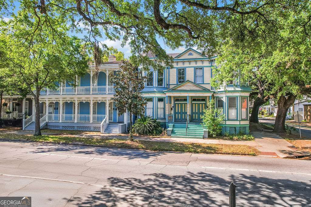 301-303 E Henry Street Savannah GA 31401