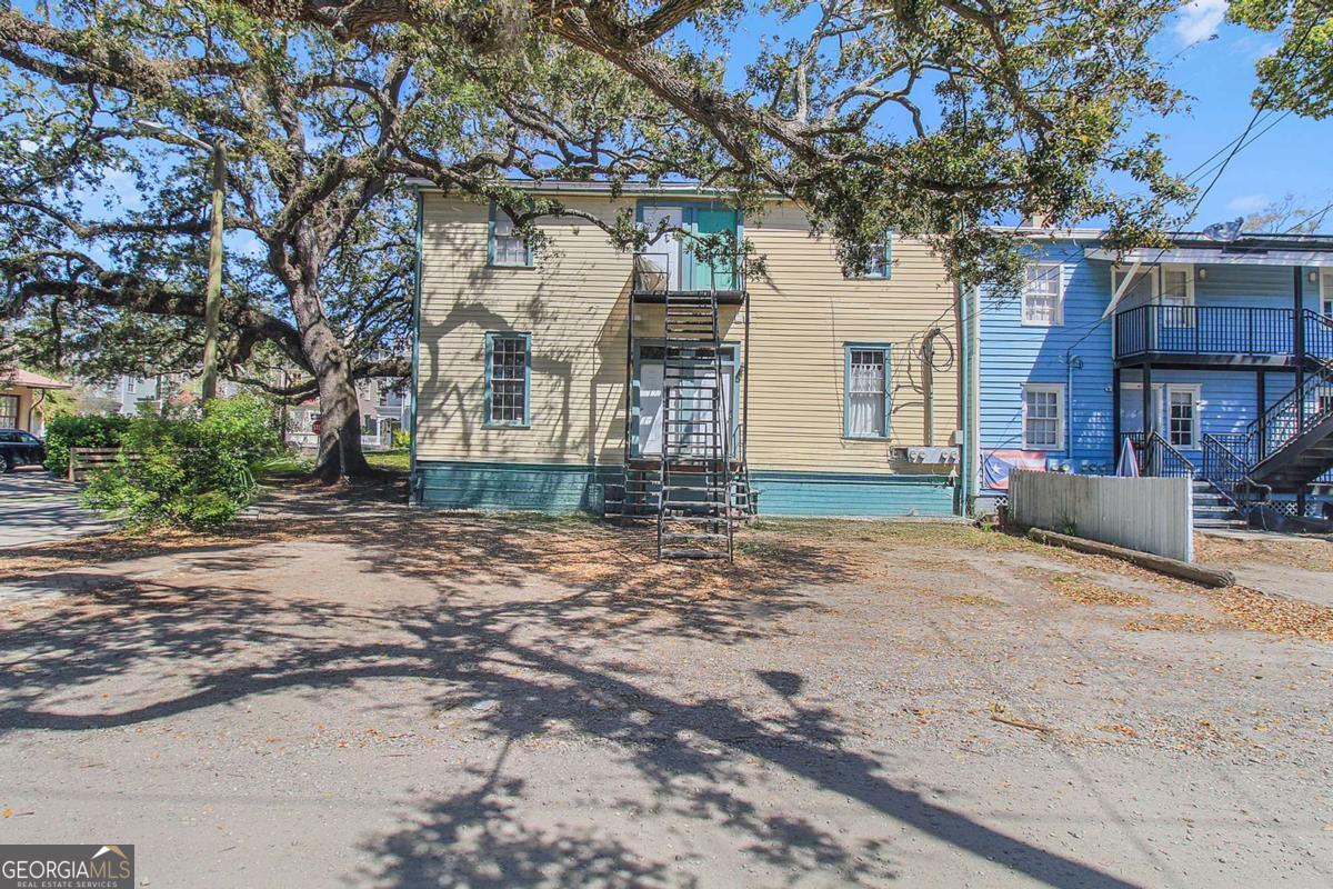301-303 E Henry Street Savannah GA 31401