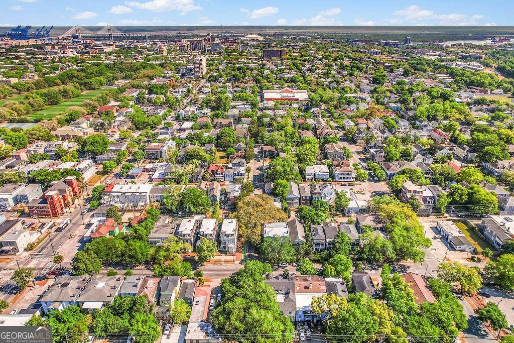 301-303 E Henry Street Savannah GA 31401