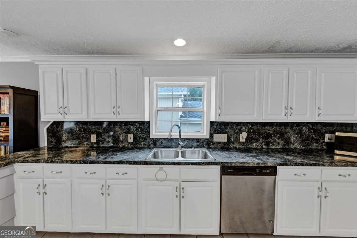 6071 N Main Street SE Acworth GA 30101