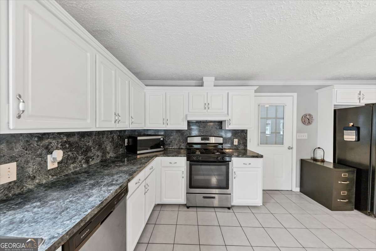 6071 N Main Street SE Acworth GA 30101