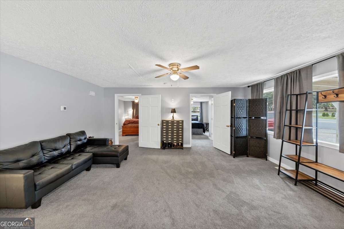 6071 N Main Street SE Acworth GA 30101