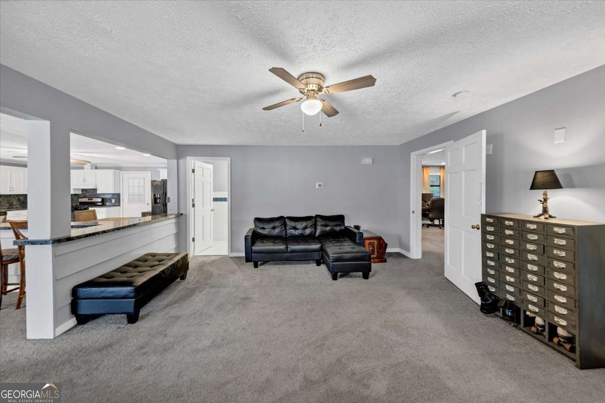 6071 N Main Street SE Acworth GA 30101