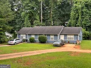 1292 Crystal Lake Road College Park GA 30349