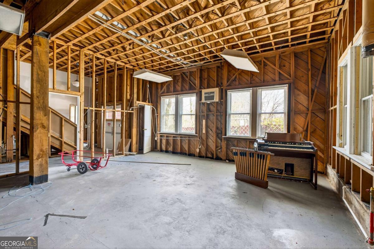 669 Dill Avenue SW Atlanta GA 30310