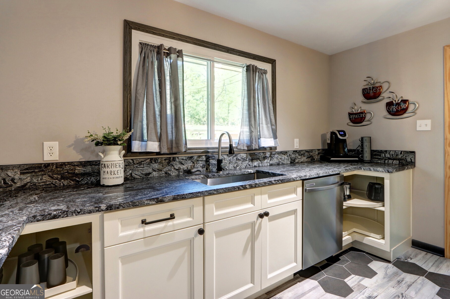 171 Smith Avenue Garden City GA 31408