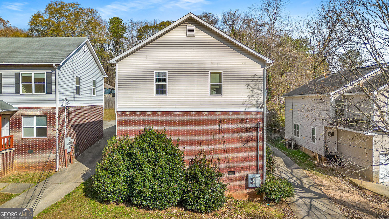 2045 Lois Place NW Atlanta GA 30318