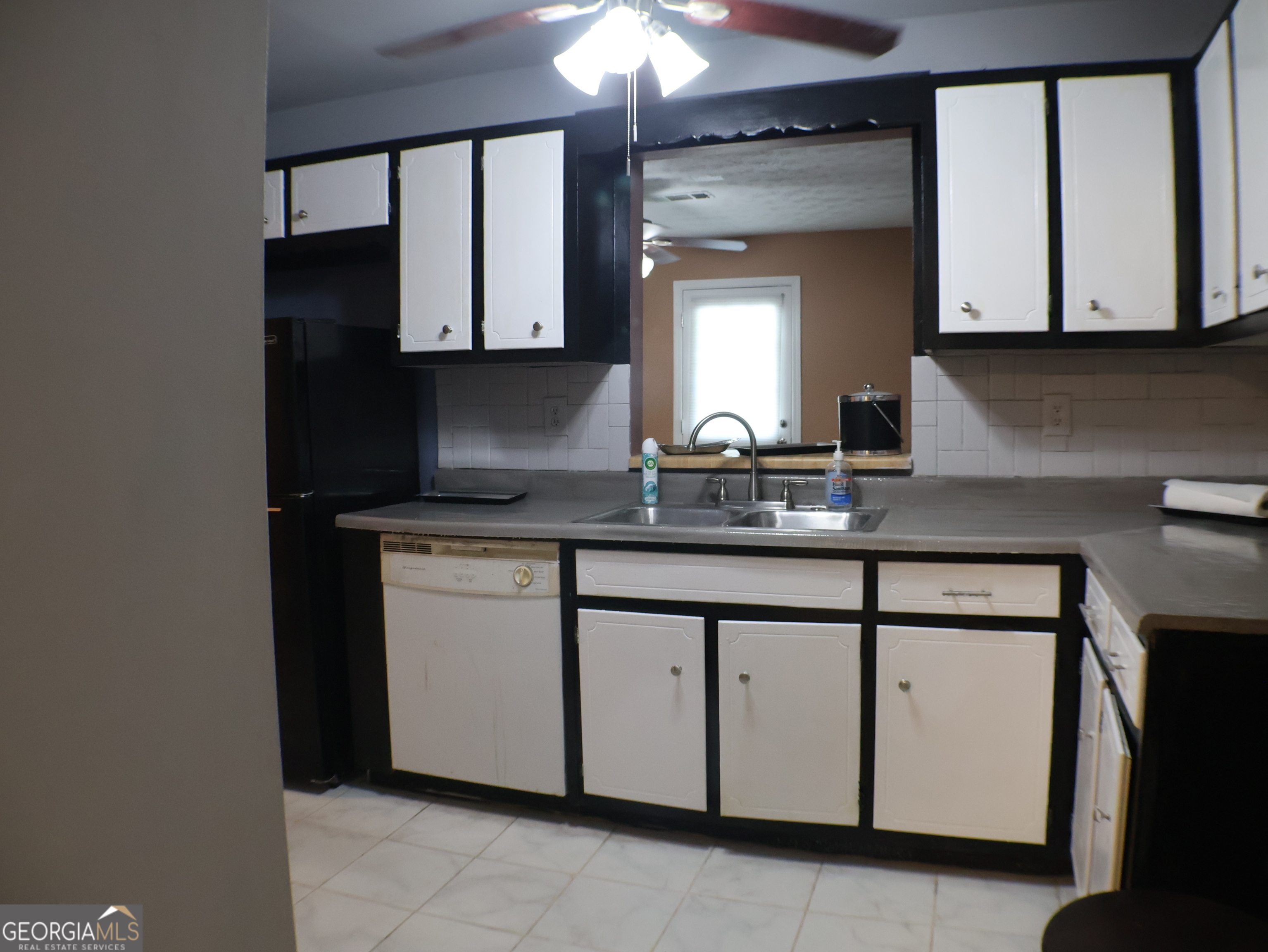 2498 Robinhood Drive Ellenwood GA 30294