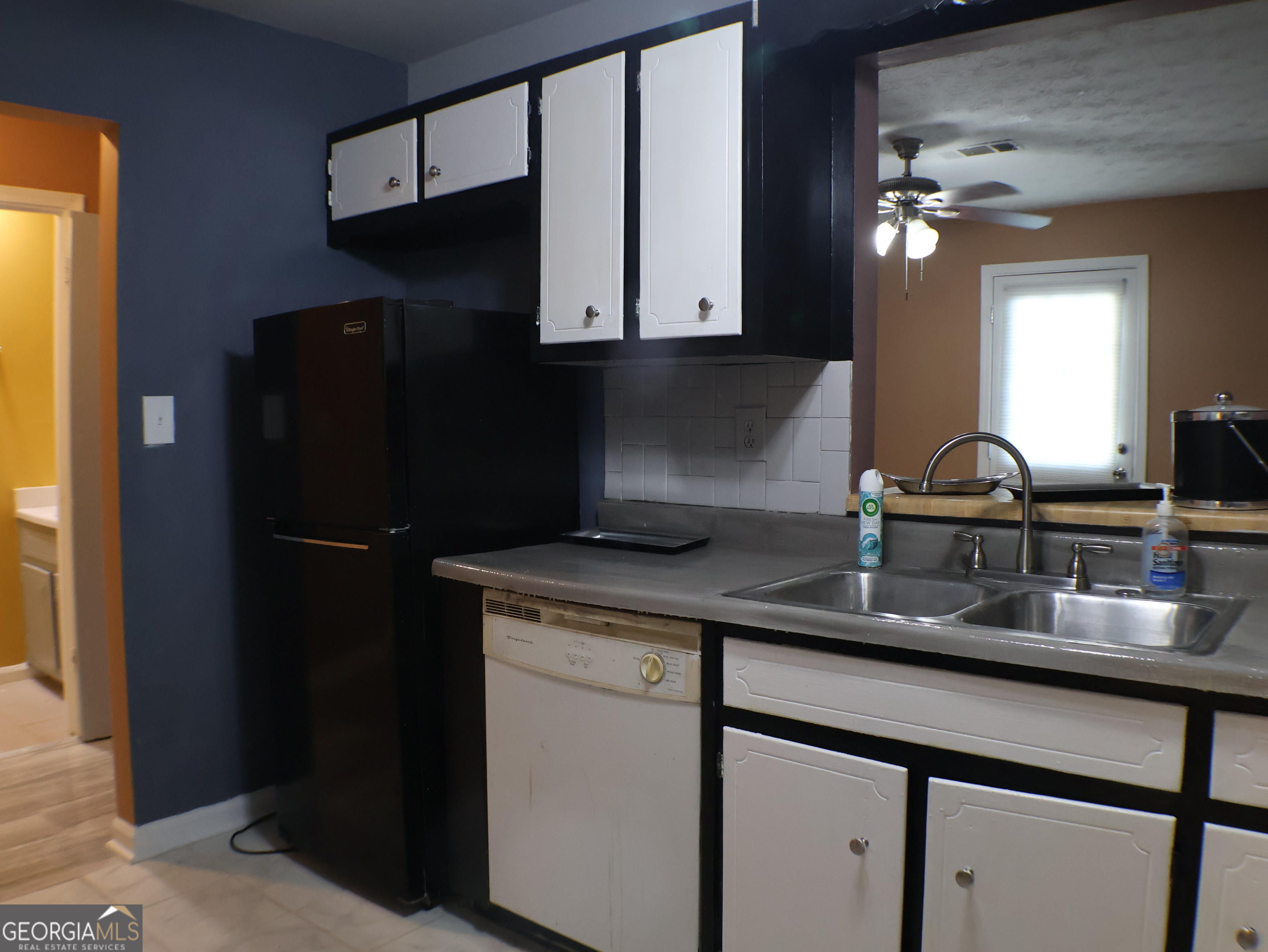2498 Robinhood Drive Ellenwood GA 30294
