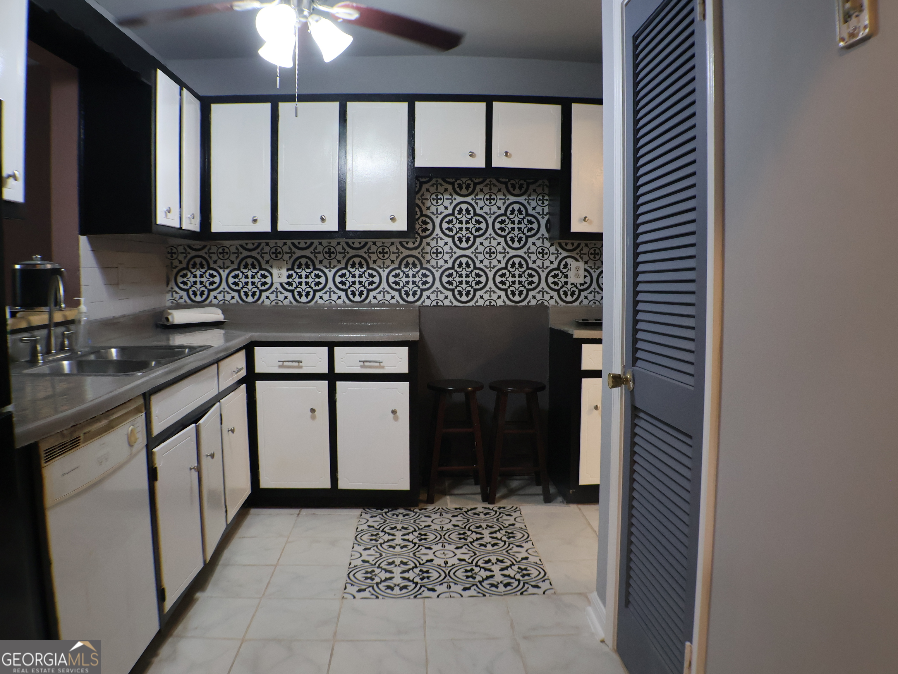 2498 Robinhood Drive Ellenwood GA 30294
