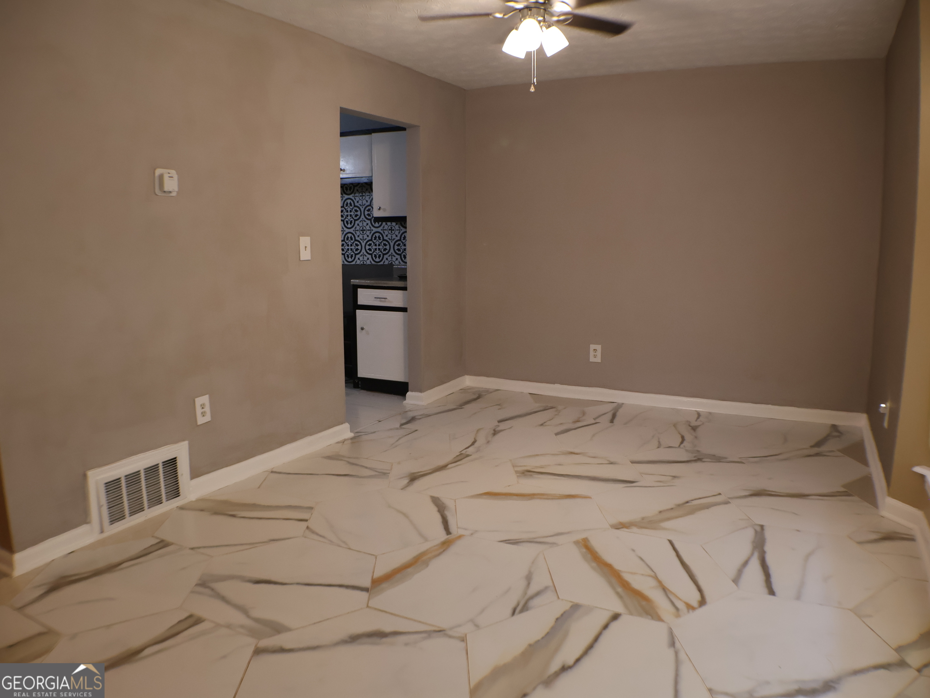 2498 Robinhood Drive Ellenwood GA 30294