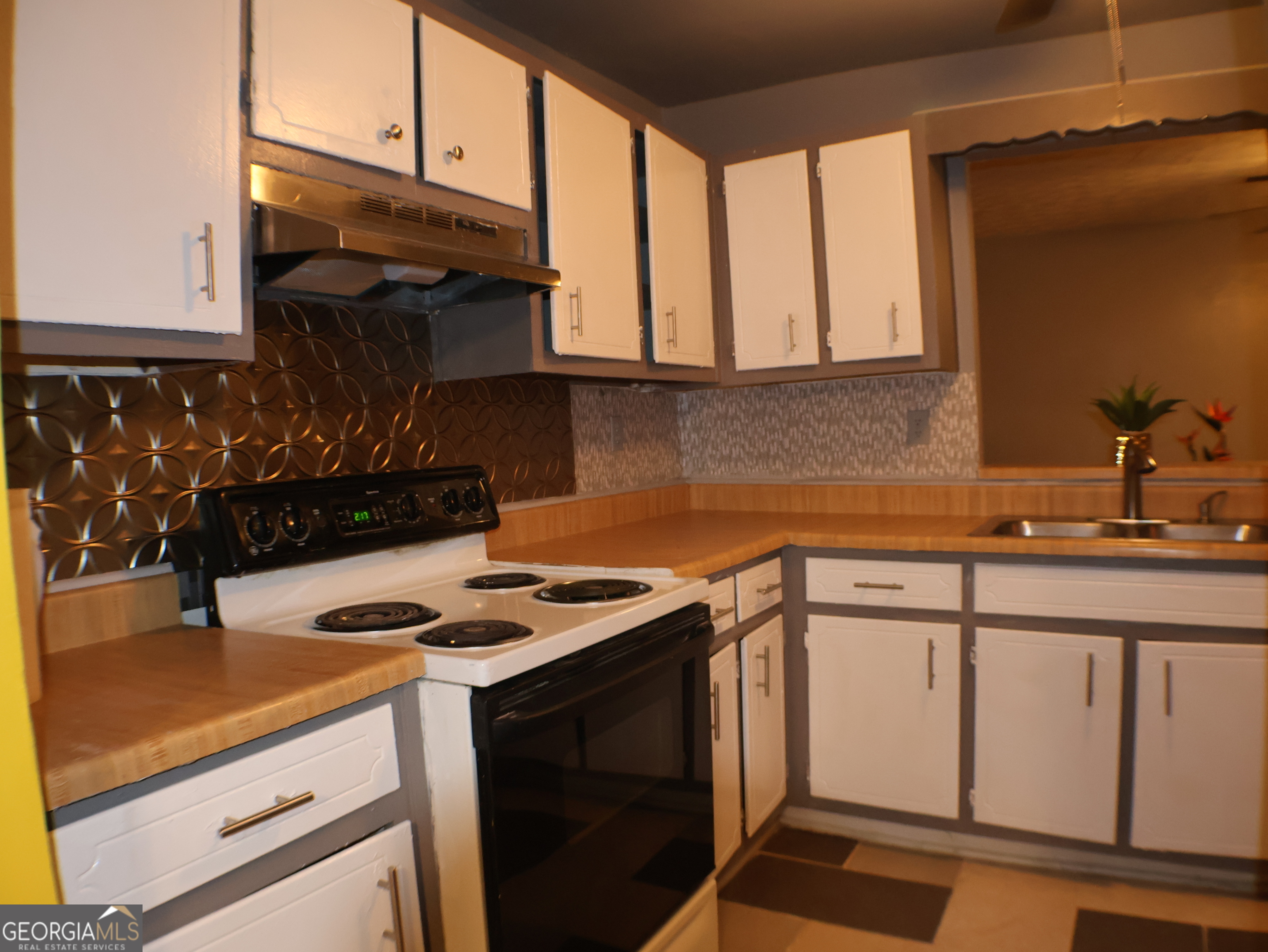 2498 Robinhood Drive Ellenwood GA 30294